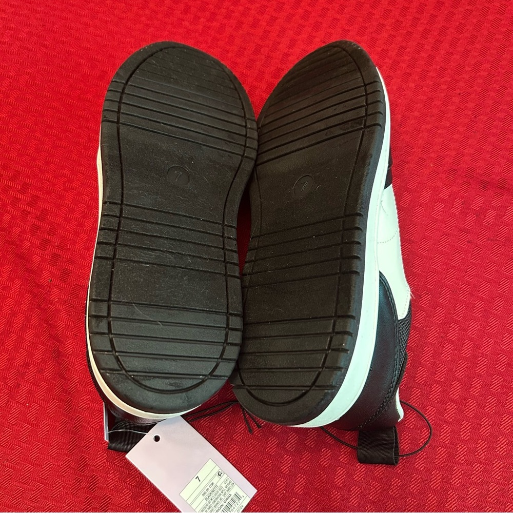 Wild Fable Womens Netty Black White Fashion Sneakers with Memory Foam Insole NWT - Picture 3 of 5